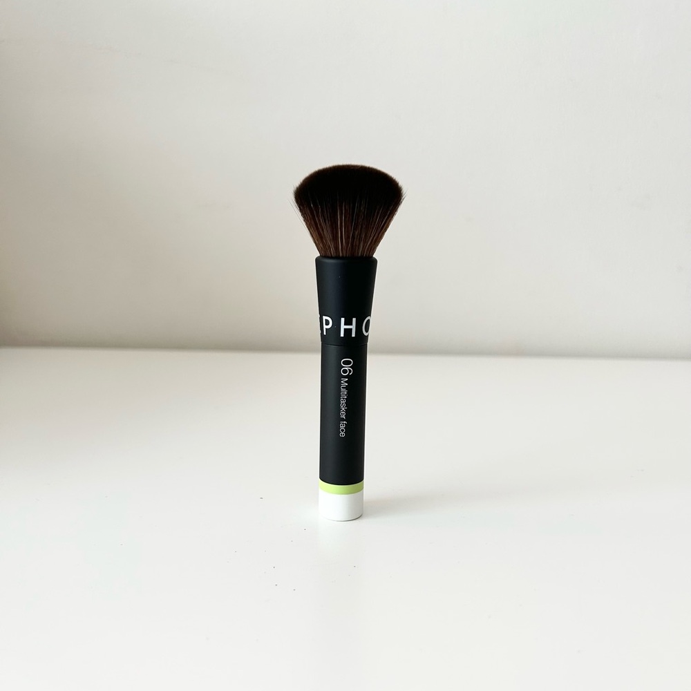 SEPHORA COLLECTION Mini Essential Brush- 06 Multitasker Face